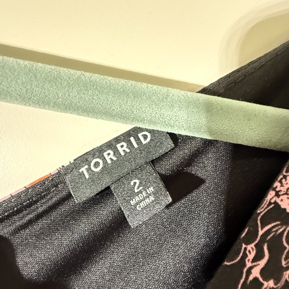 Torrid Black Floral Challis Maxi Dress - Picture 4 of 7